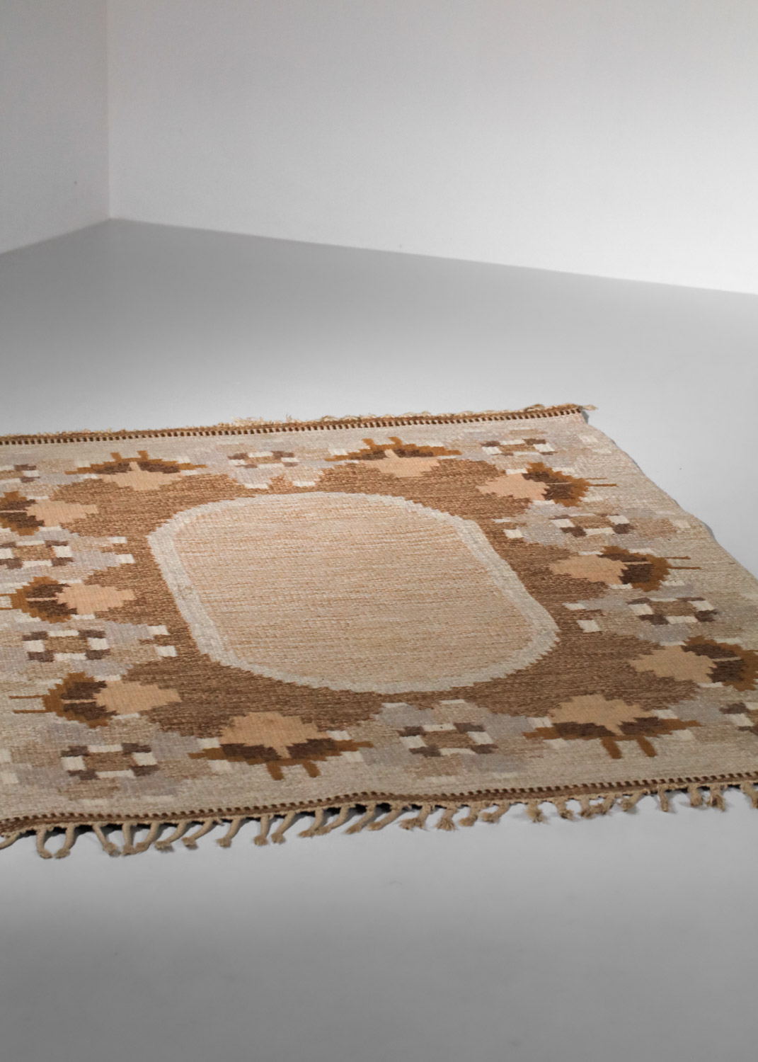 tapis rolakan suédois signé Ingegerd Silow IS - G824