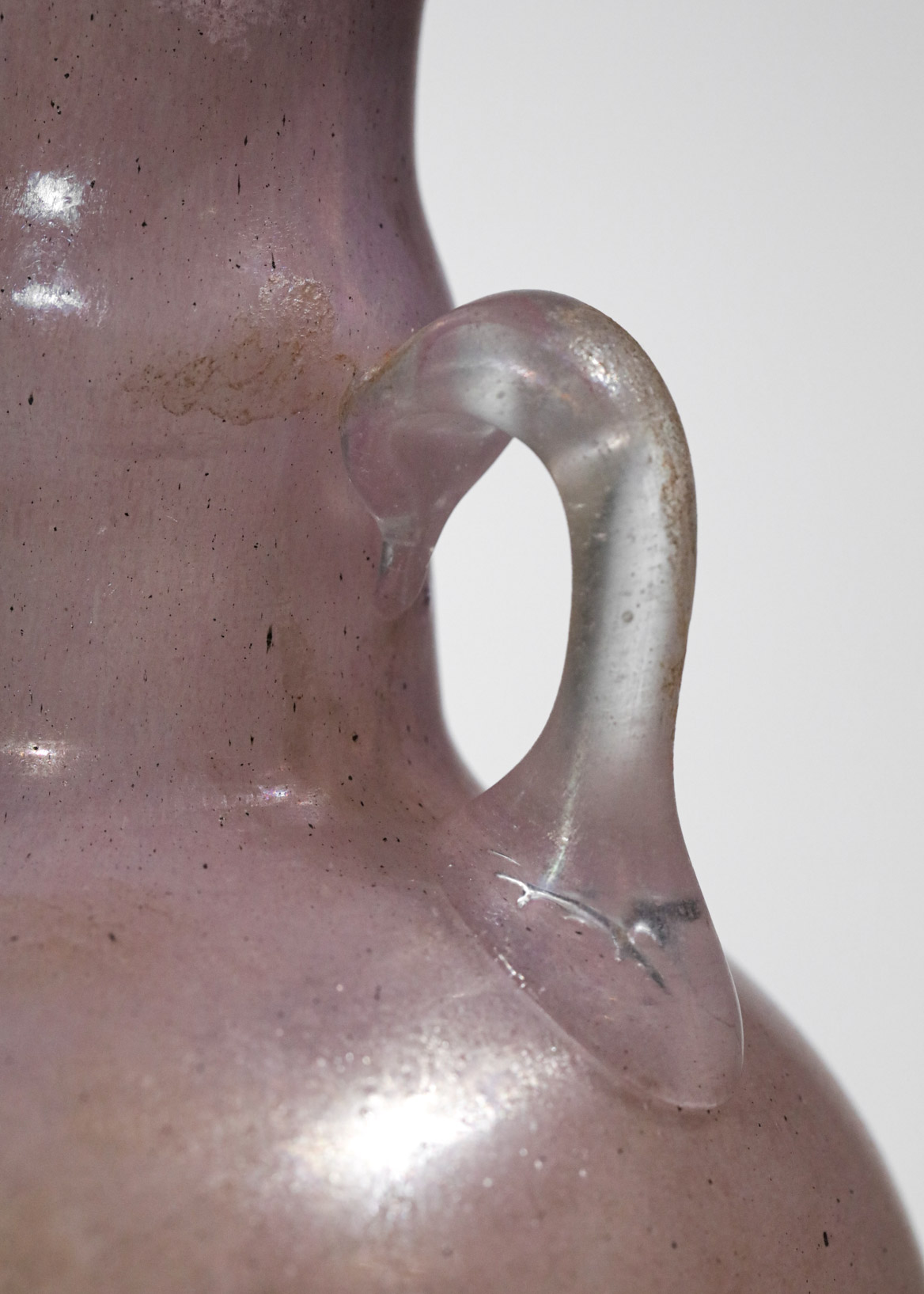 vase en verre irisé à reflet doré anses G023