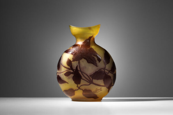 vase moon par Emile Gallé à décor de clématites gravé à l'acide années 40 - I583