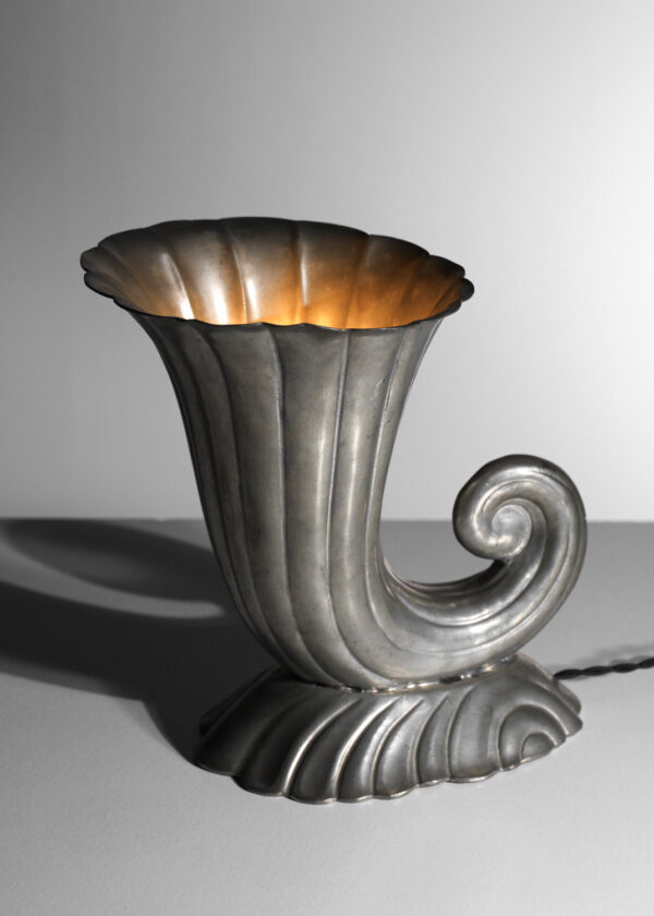 corne d'abondance en fonte d'aluminium des années 70 montée en lampe - J186
