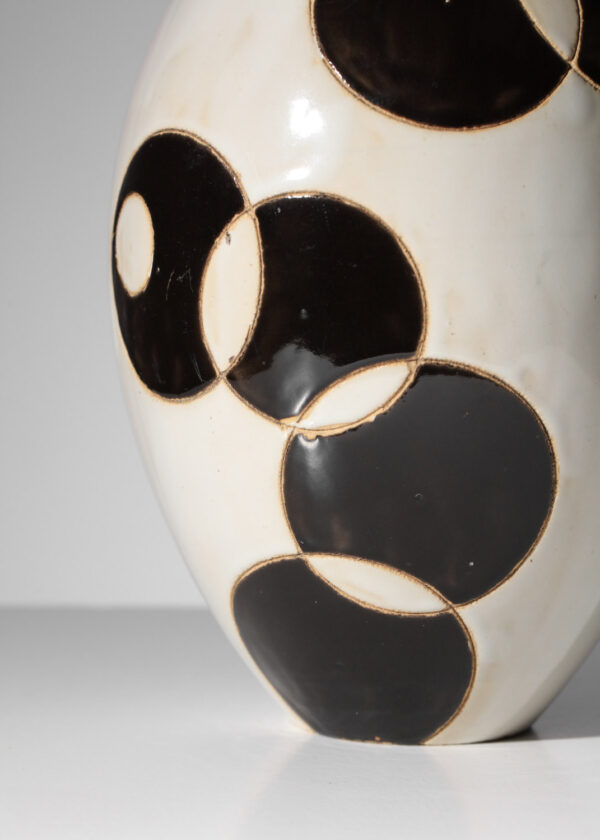grand vase en céramique non identifié beige et noir ovoïde - J657