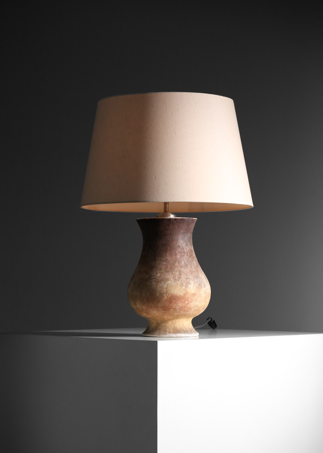 grande lampe de table en céramique dans le style de jean besnard art déco signée am - I67