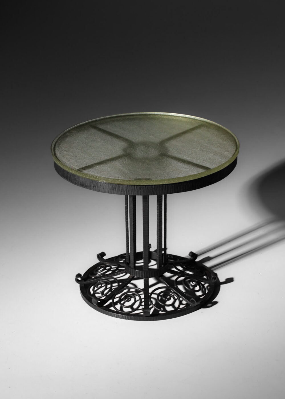 guéridon art déco en fer forgé dalle de verre saint gobain - J402 - J610