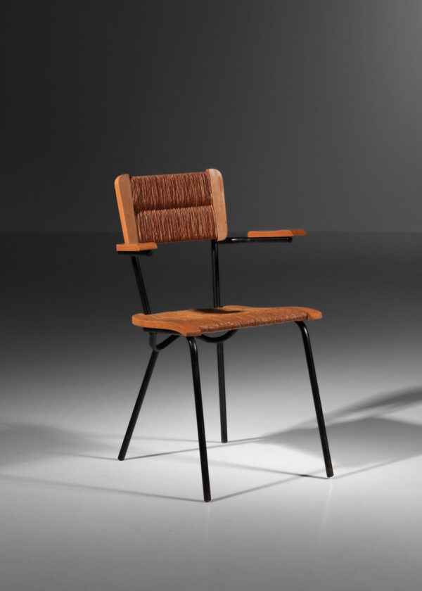 Suite de 4 chaises paillées des années 60 structure en acier tubulaire noir française - J392