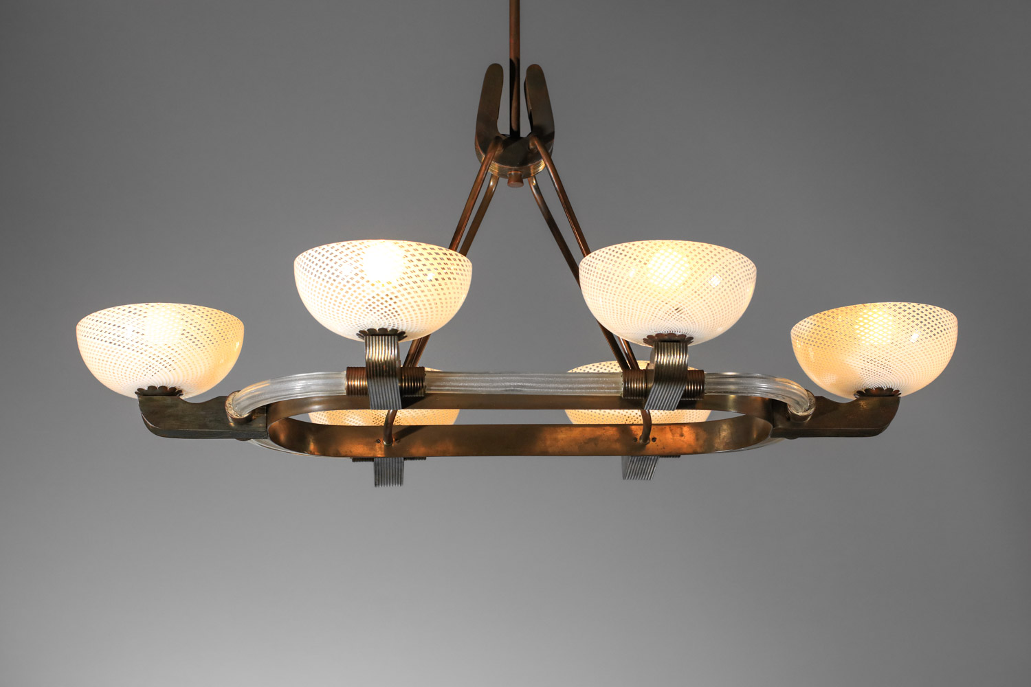 Lustre italien des années 50 en laiton et verre de murano filigrané fer à cheval - H566