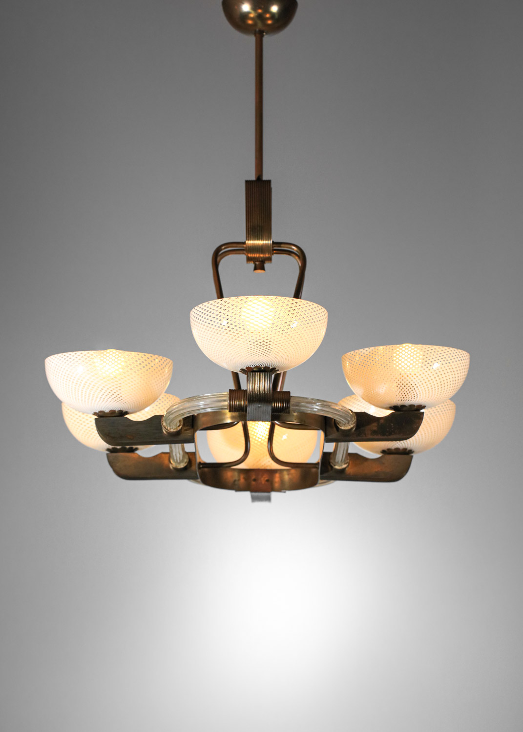 Lustre italien des années 50 en laiton et verre de murano filigrané fer à cheval - H566