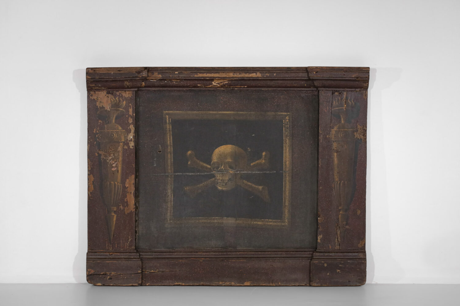 paire de panneaux décoratifs toiles à décor de tête de mort