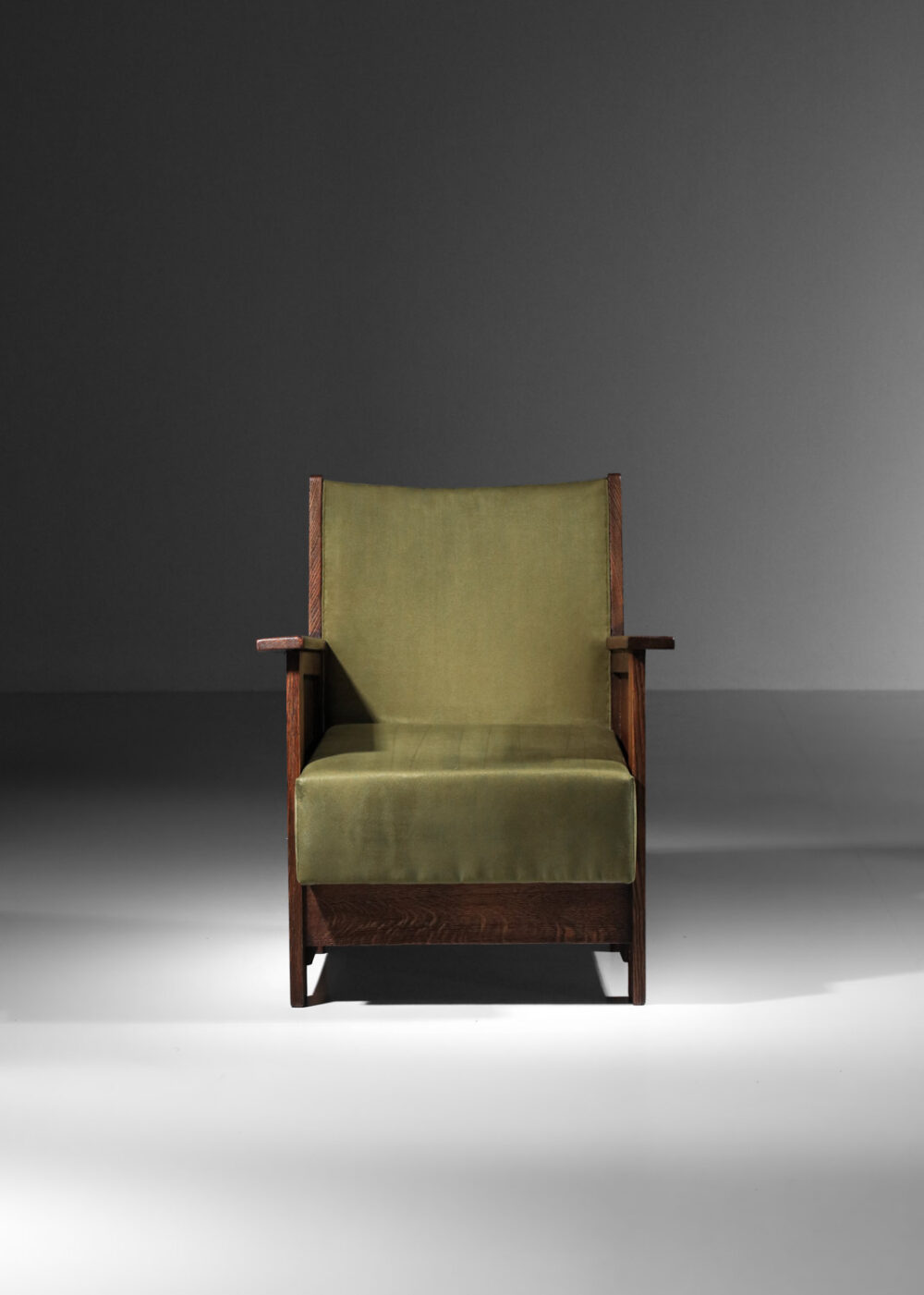 fauteuil des années 30/40 en chêne massif et velour - I686