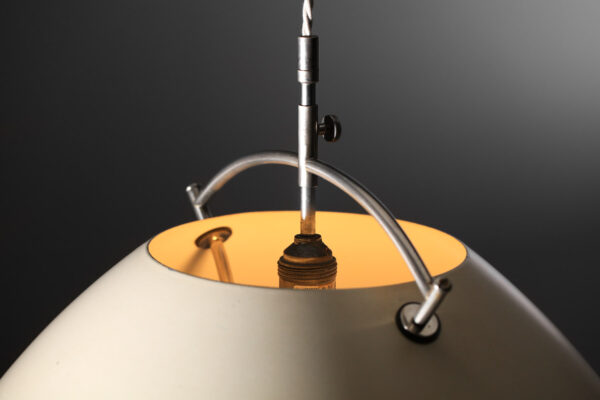 suspension hans wegner en metal laqué des années 60 J566