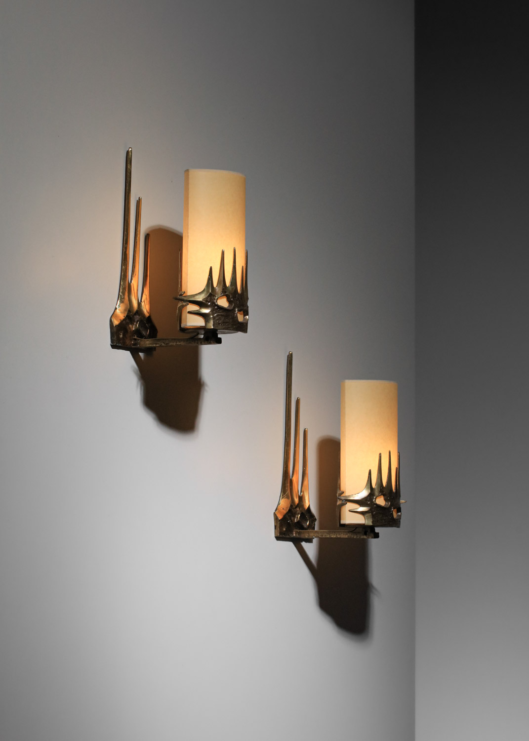 paire d'appliques brutalistes en bronze des années 60 petit modèle - J546