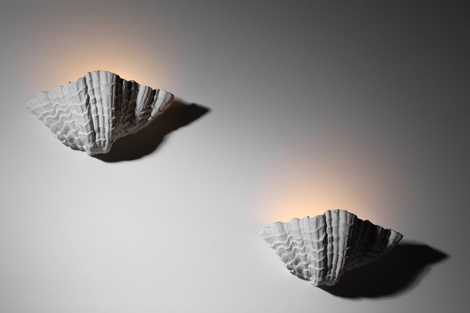paire d'appliques en plâtre des années 40 attr serge roche - J399