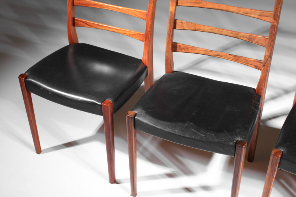 Suite de 4 chaises sueédoises Svegards Markaryd en palissandre de rio et cuir noir - I392
