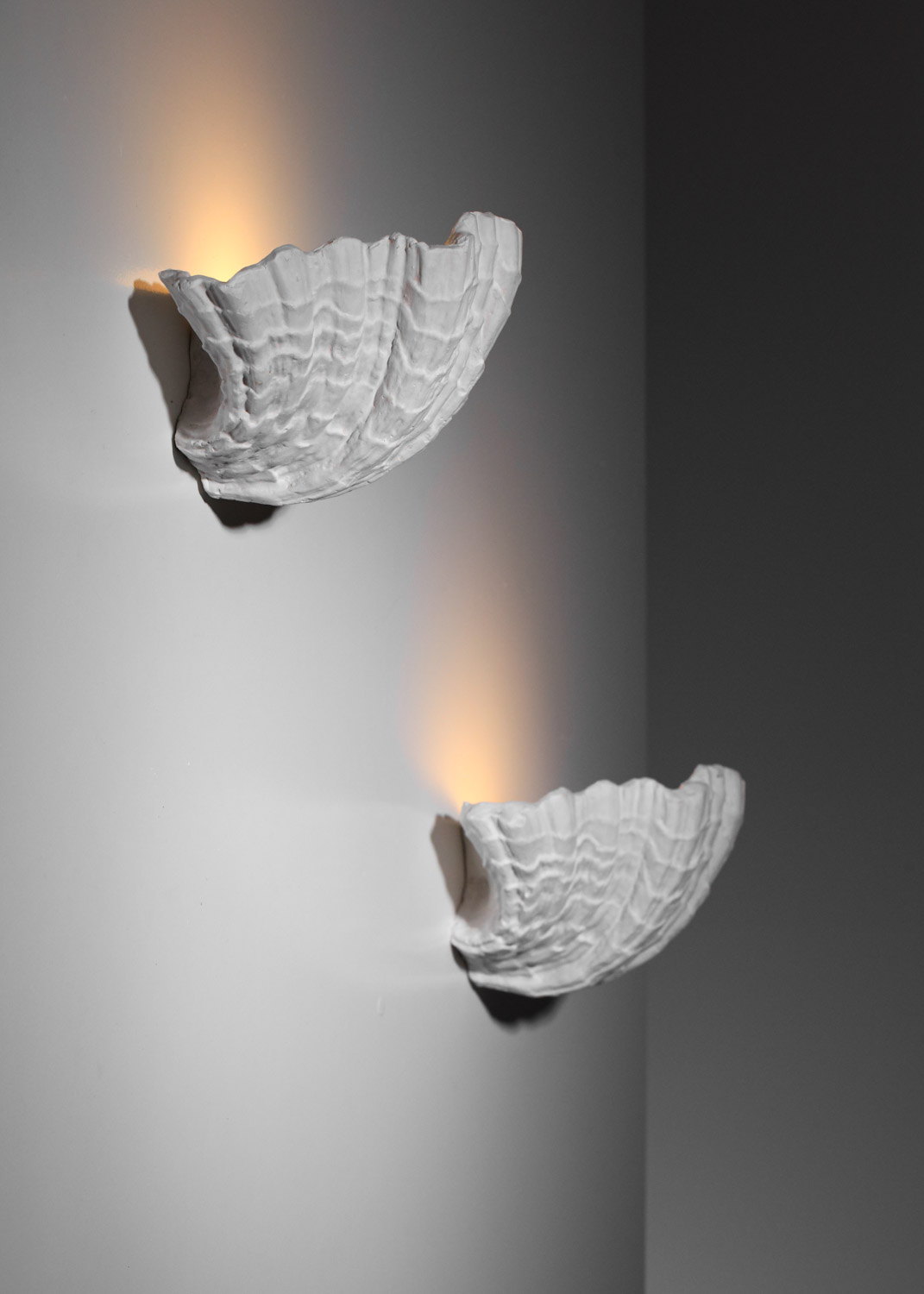 paire d'appliques en plâtre des années 40 attr serge roche - J399