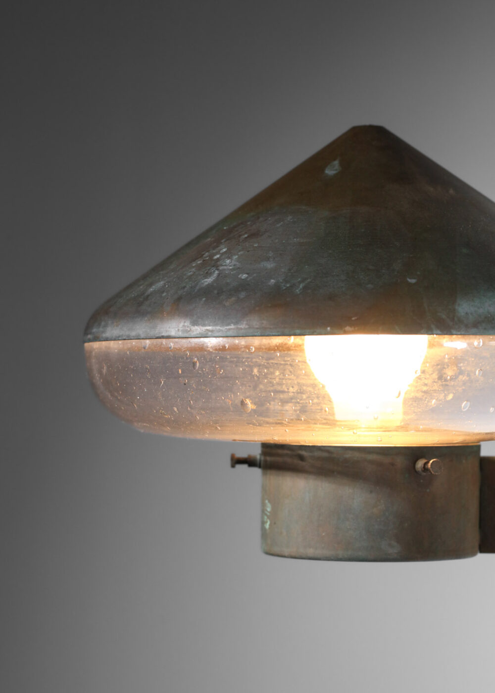 applique suédoise en verre et cuivre patiné vert de gris des années 60 - J312