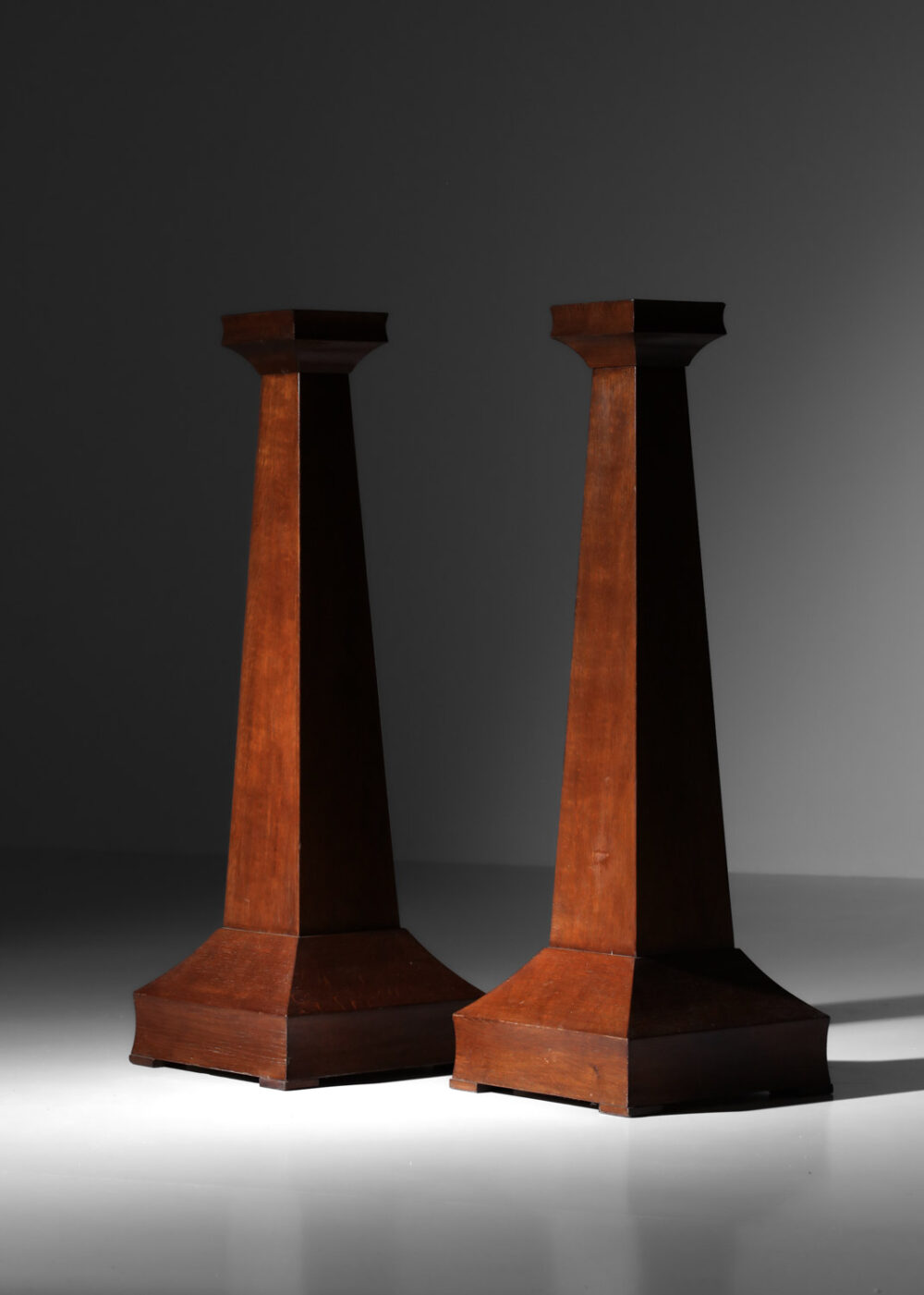 paire de colonnes en chêne teinté art déco des années 30 - G591