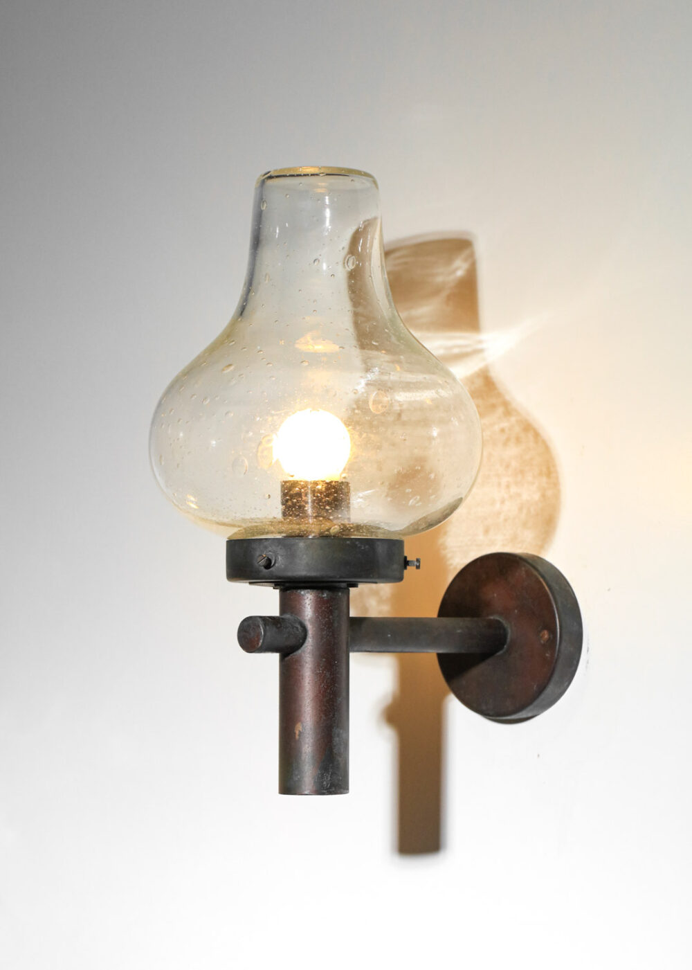paire d'appliques suédoises l'extérieur en cuivre patiné et verre - I655