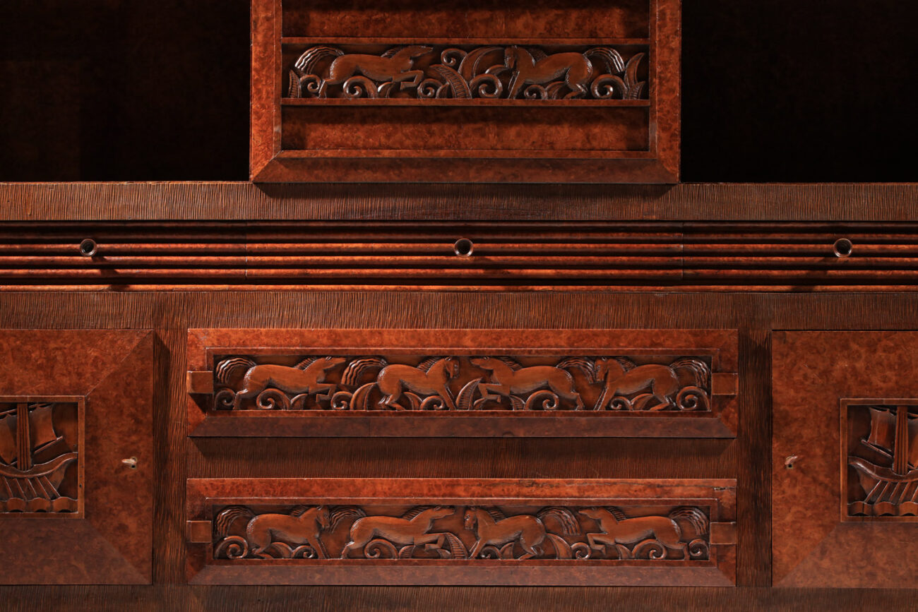 buffet italien à portes coulissantes pier luigi colli à décor de navires et chevaux années 40 - J551