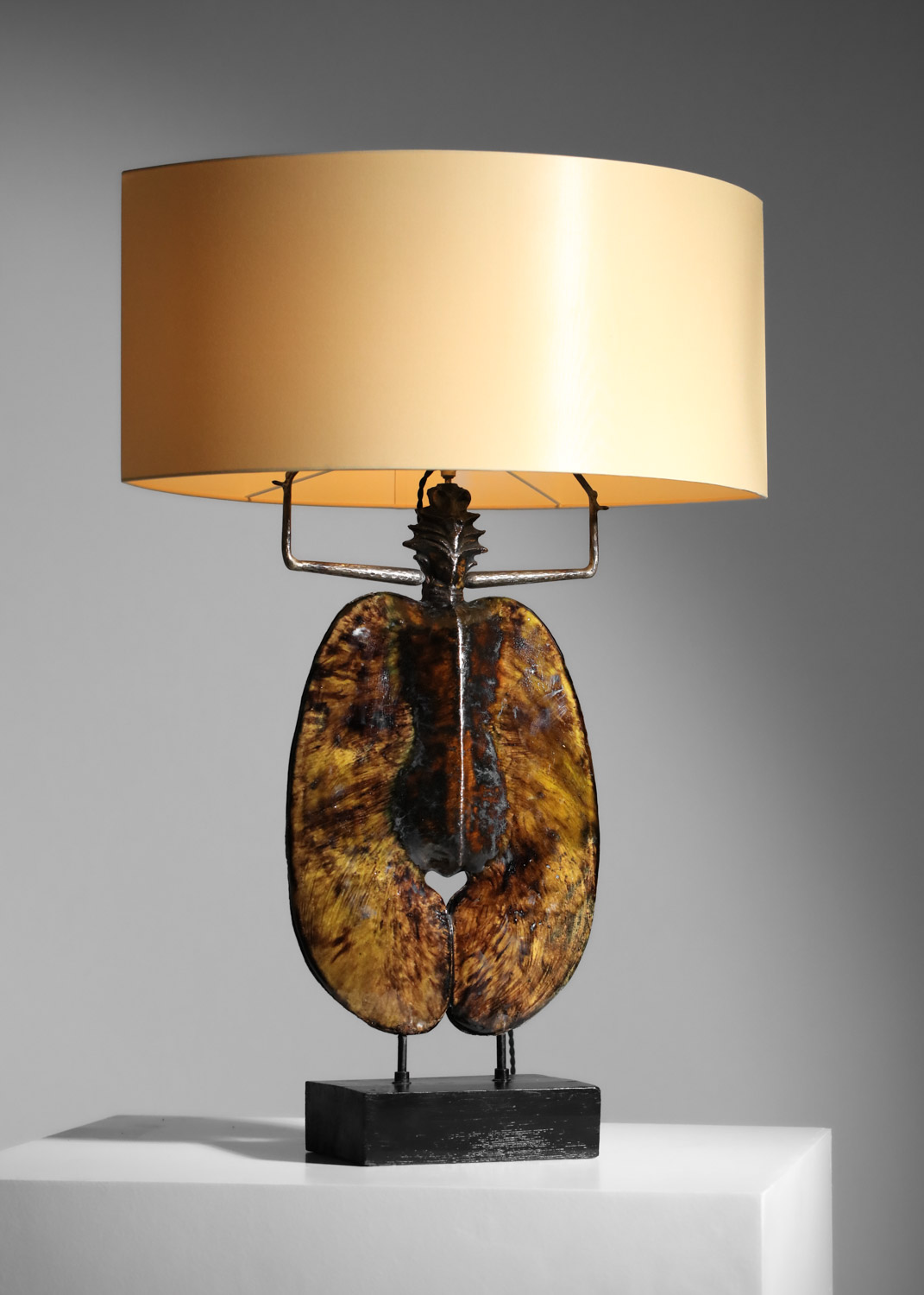 grande lampe en céramique émaillée coléoptère zoomorphe non identifiée - J029
