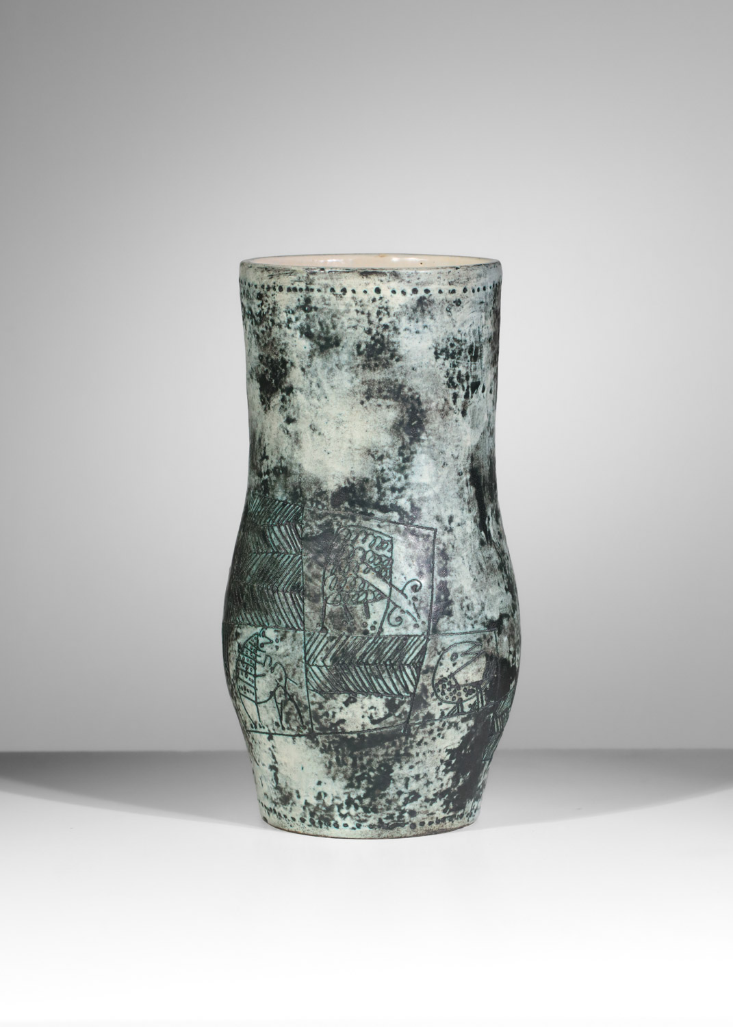 grand vase de Jacques Blin en céramique verte animaux - I534