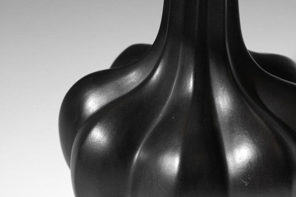 paire de lampe en céramique émaillées noires non identifiées années 60 - I237 - I283