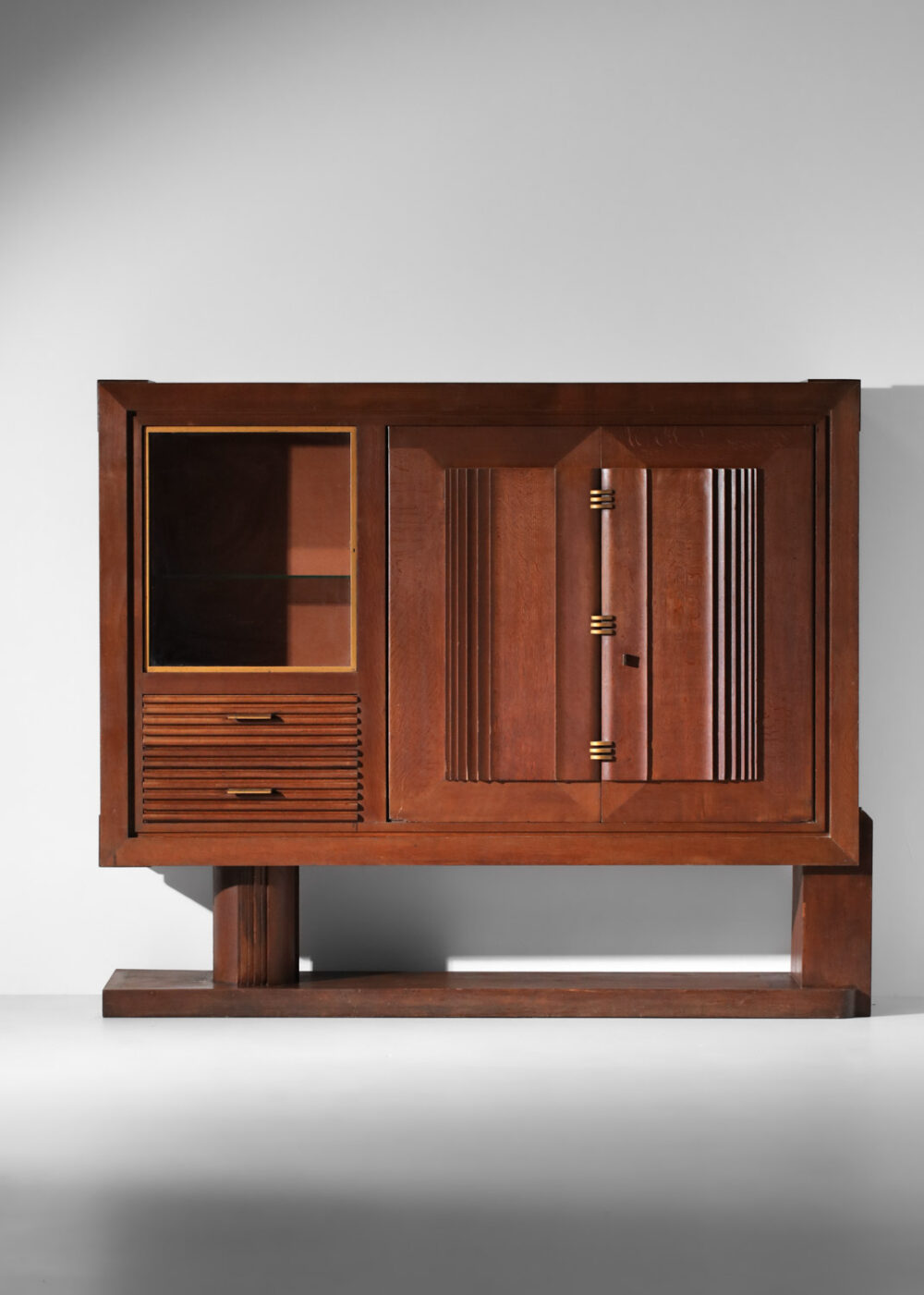 Buffet armoire  charles dudouyt  en chêne massif art déco années 30