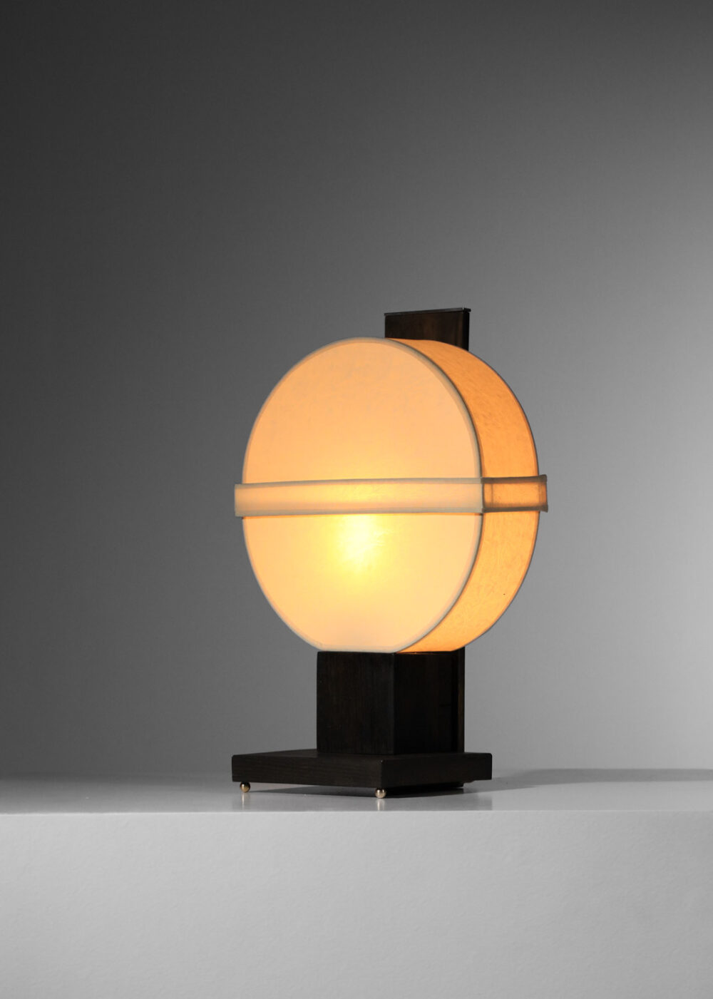 paire de lampes en chêne et abat-jour papier années 50 non identifiées - G093