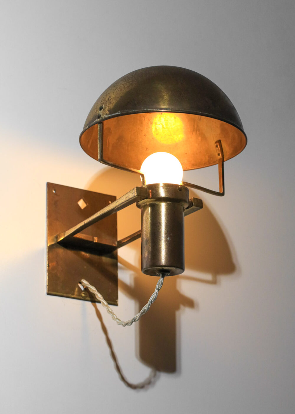 applique ou lampe à poser des années 30 art and craft en bronze - I666