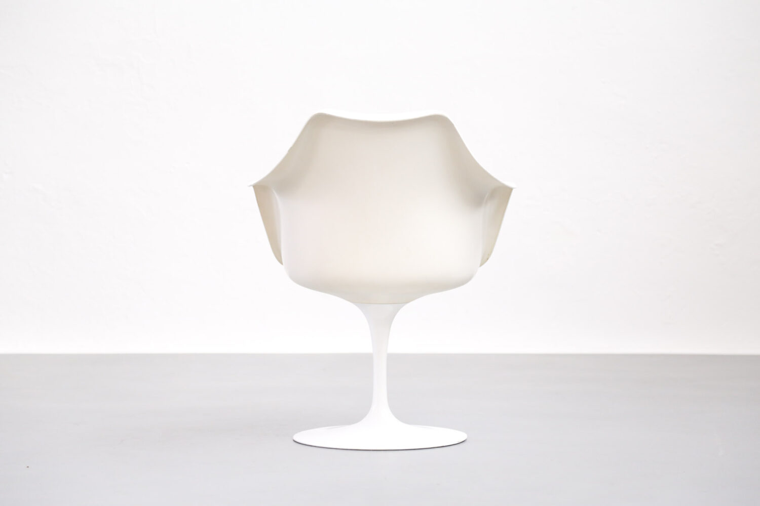 Tulip Armchair by Eero Saarinen, Knoll International
