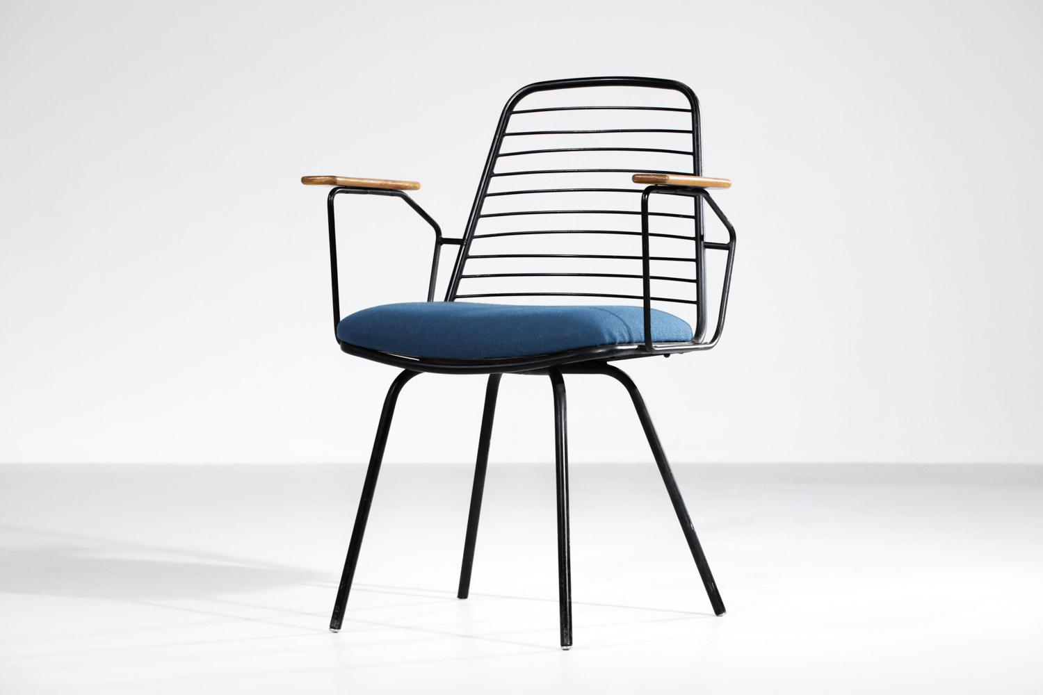Chair Jacques Tati Jean Louis Bonnant blue armrest "Mon oncle" - H073