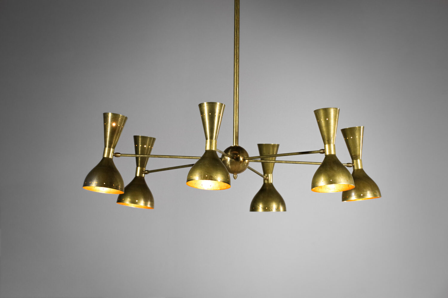 Lustre moderne Italien Patina dans le goût de Stilnovo design vintage 6 branches
