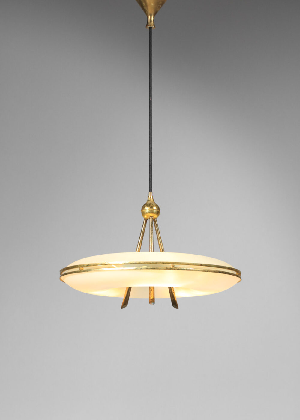 Lustre suspension italienne dans le gout de pietro chiesa verre et laiton soucoupe H571