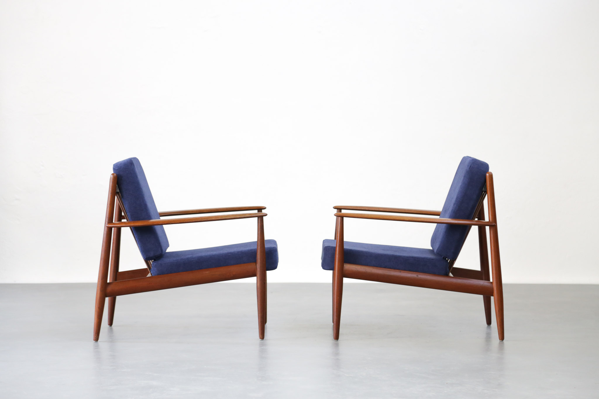Paire de fauteuil danoise Grete Jalk scandinave teck chauffeuse7