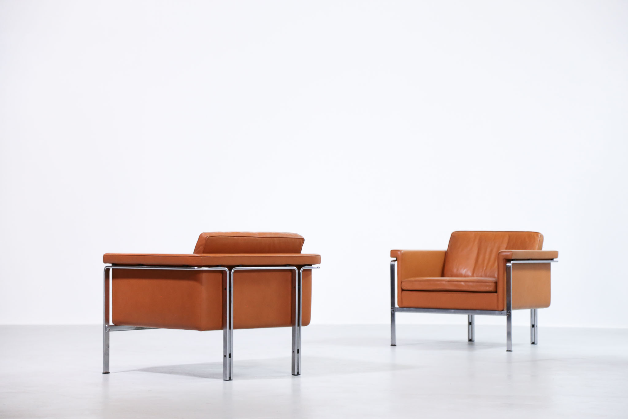 Pair of Horst Brüning Lounge Chairs for Alfred Kill International - C225