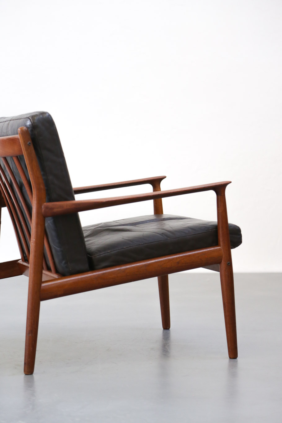 Danish Pair of Lounge Chairs by grete jalk for glostrup - Image 3