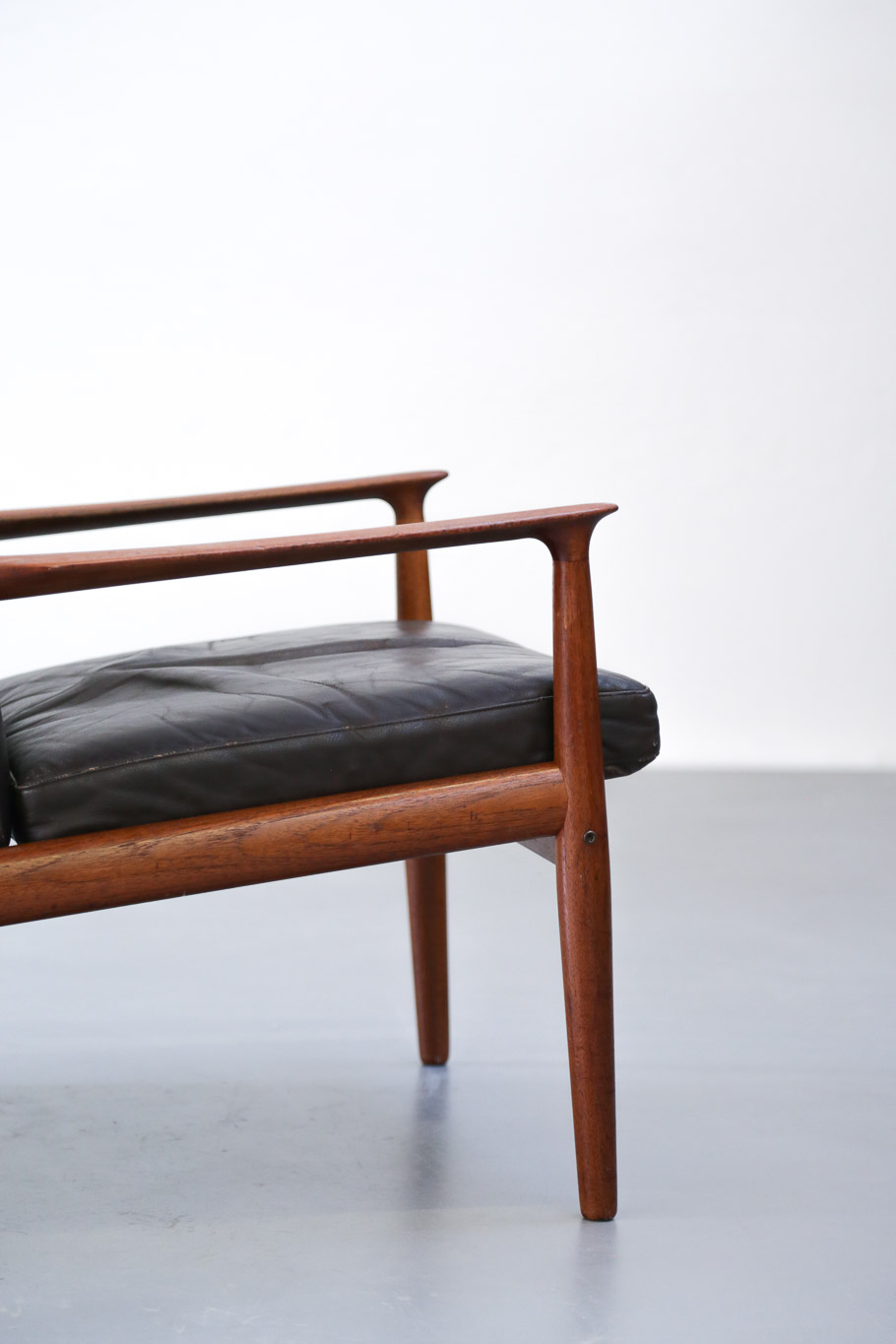 Danish Pair of Lounge Chairs by grete jalk for glostrup - Image 7
