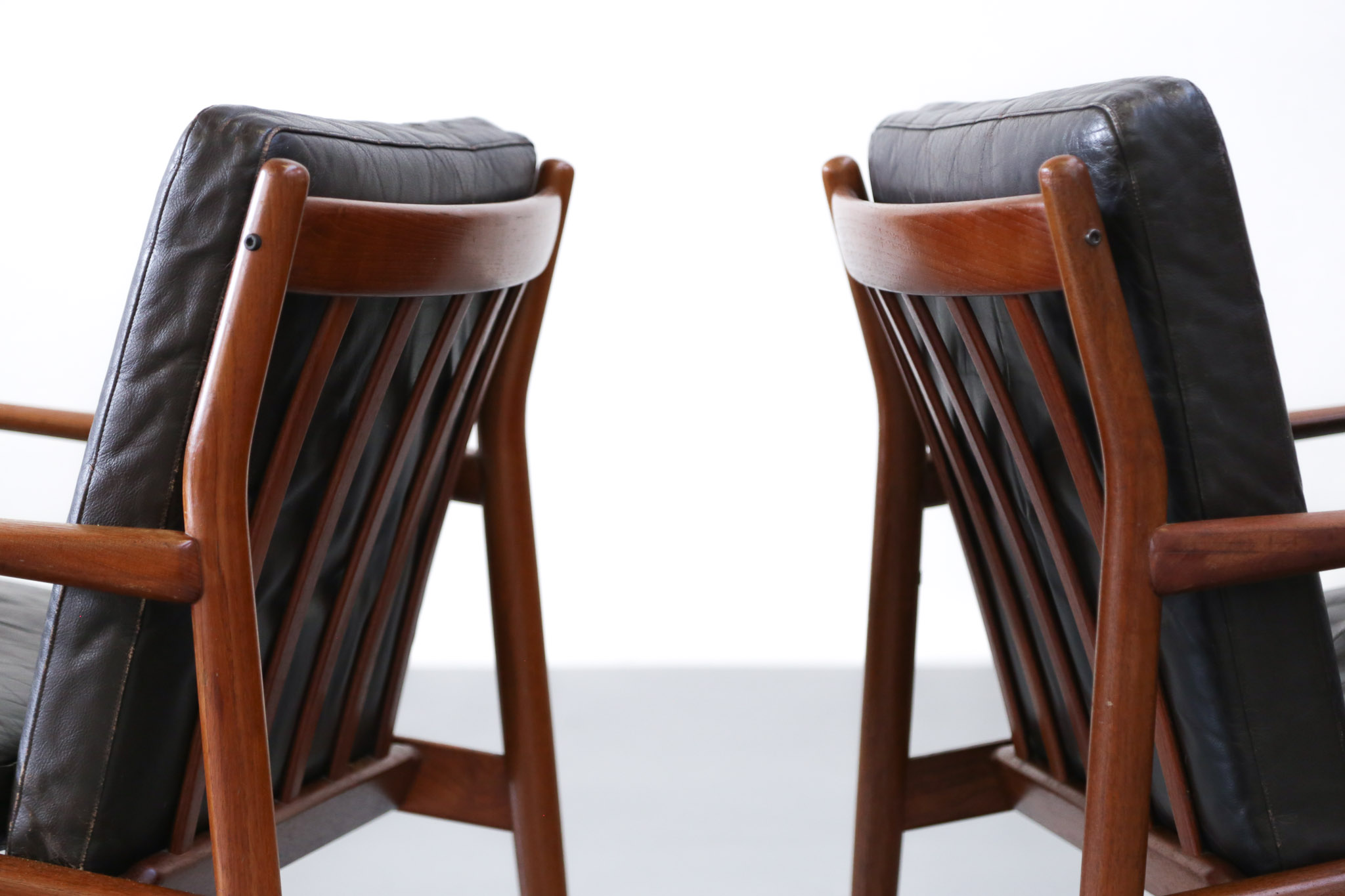 Danish Pair of Lounge Chairs by grete jalk for glostrup - Image 6