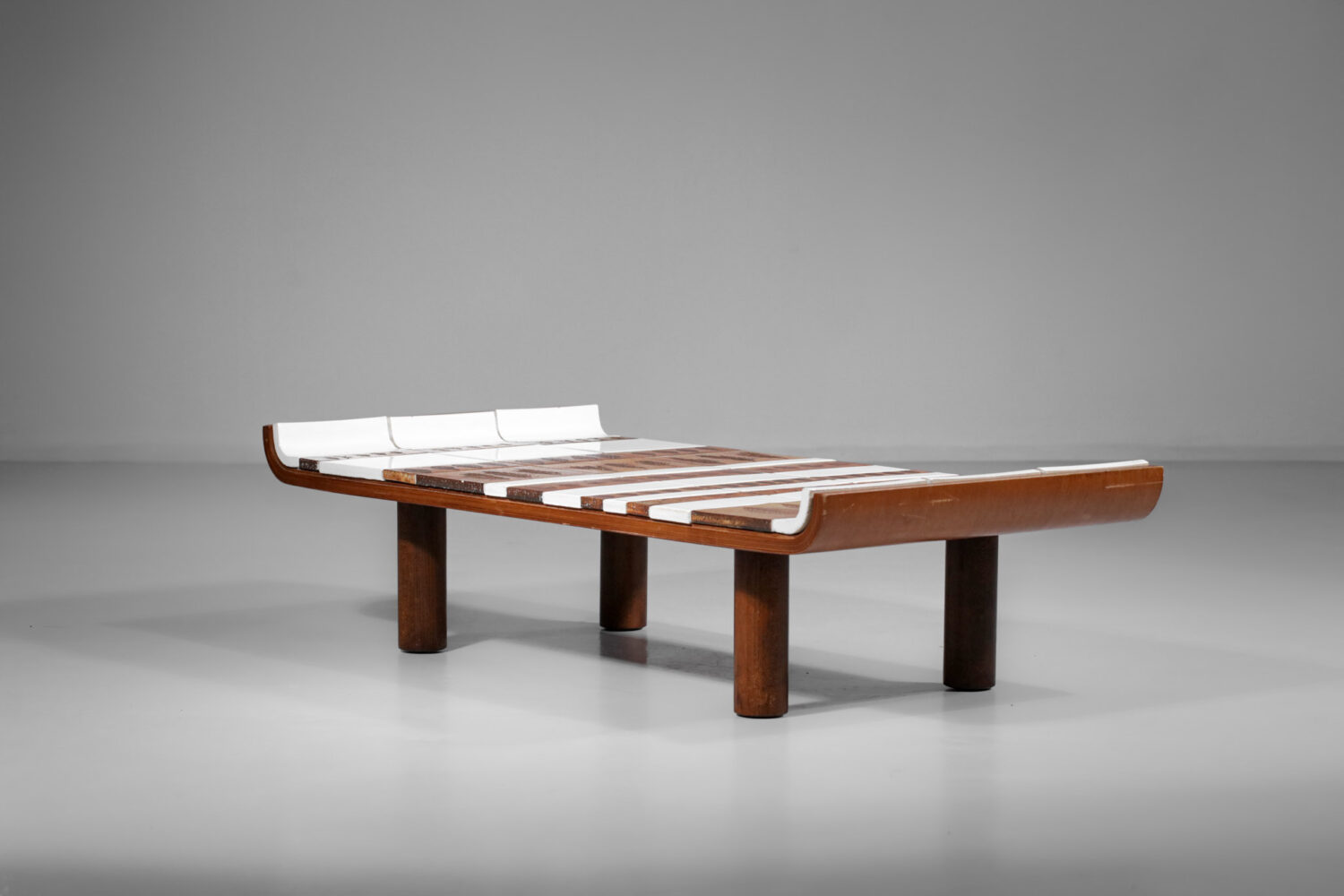 Table basse en céramique Roger Capron modèle herbier