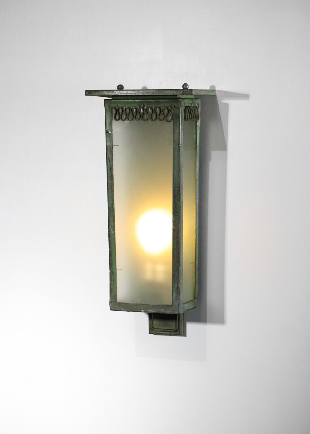 applique italienne des années 40 attr à Seguso en metal laqué et verre H559
