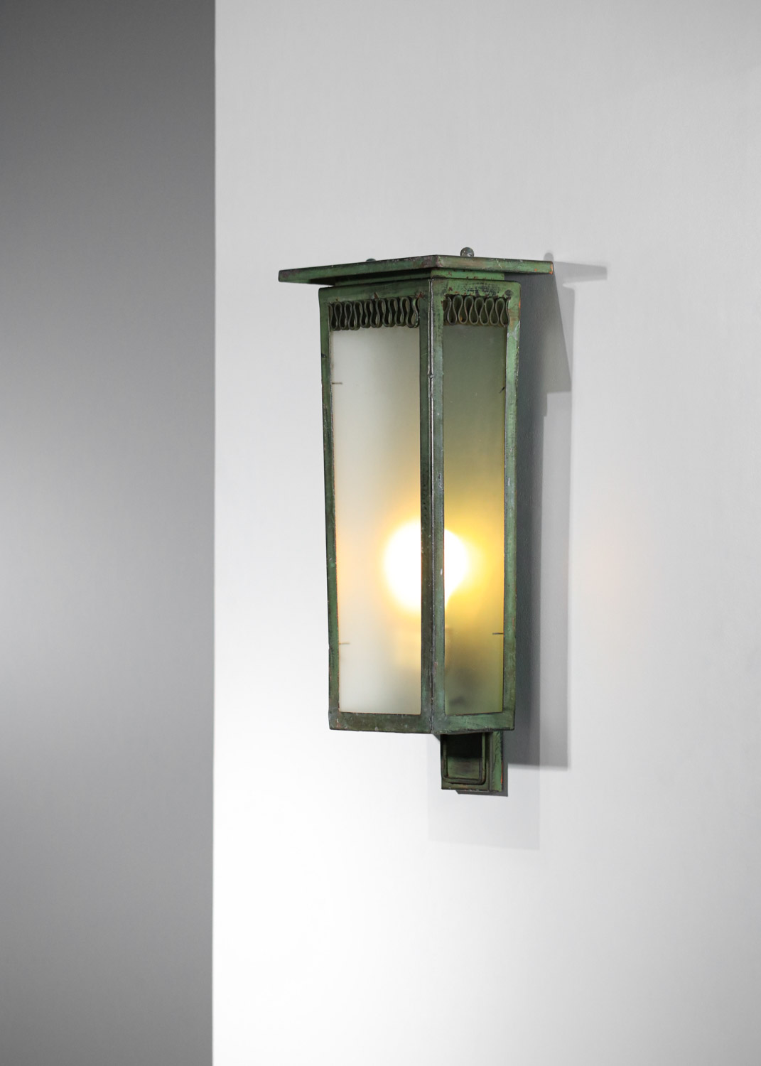 applique italienne des années 40 attr à Seguso en metal laqué et verre H559