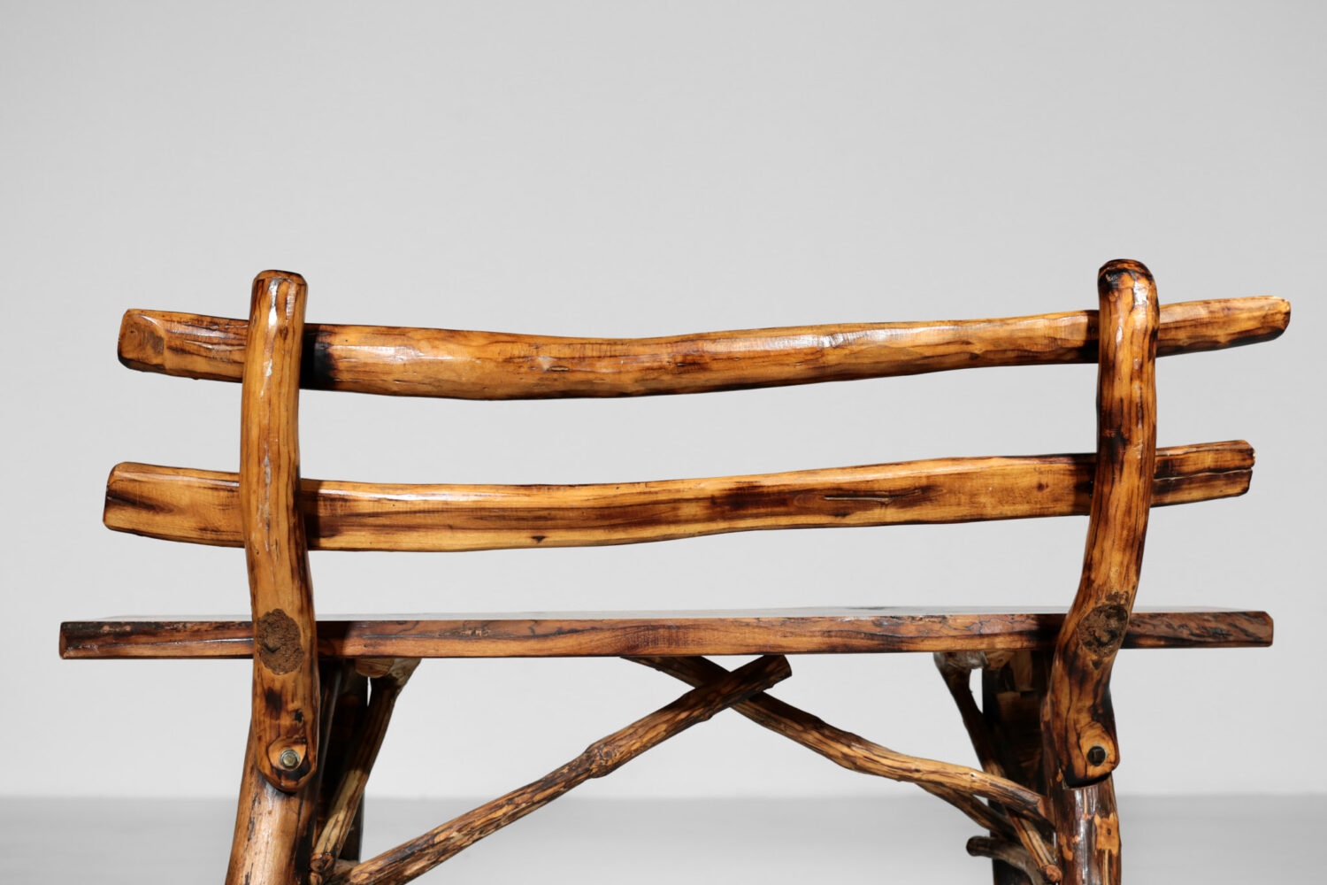 banc rustique brutaliste bois massif design16