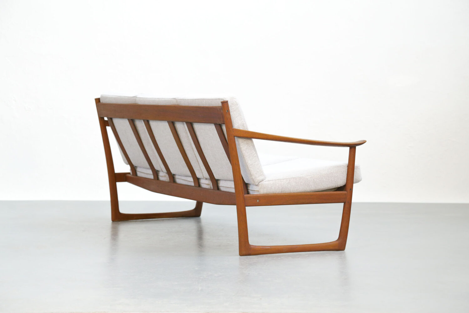 Danish Modern Sofa Peter Hvidt & Orla Mølgaard FD130 Midcentury