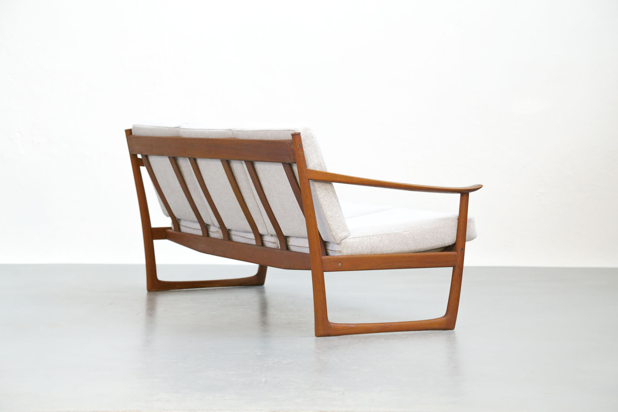 Danish Modern Sofa Peter Hvidt & Orla Mølgaard FD130 Midcentury