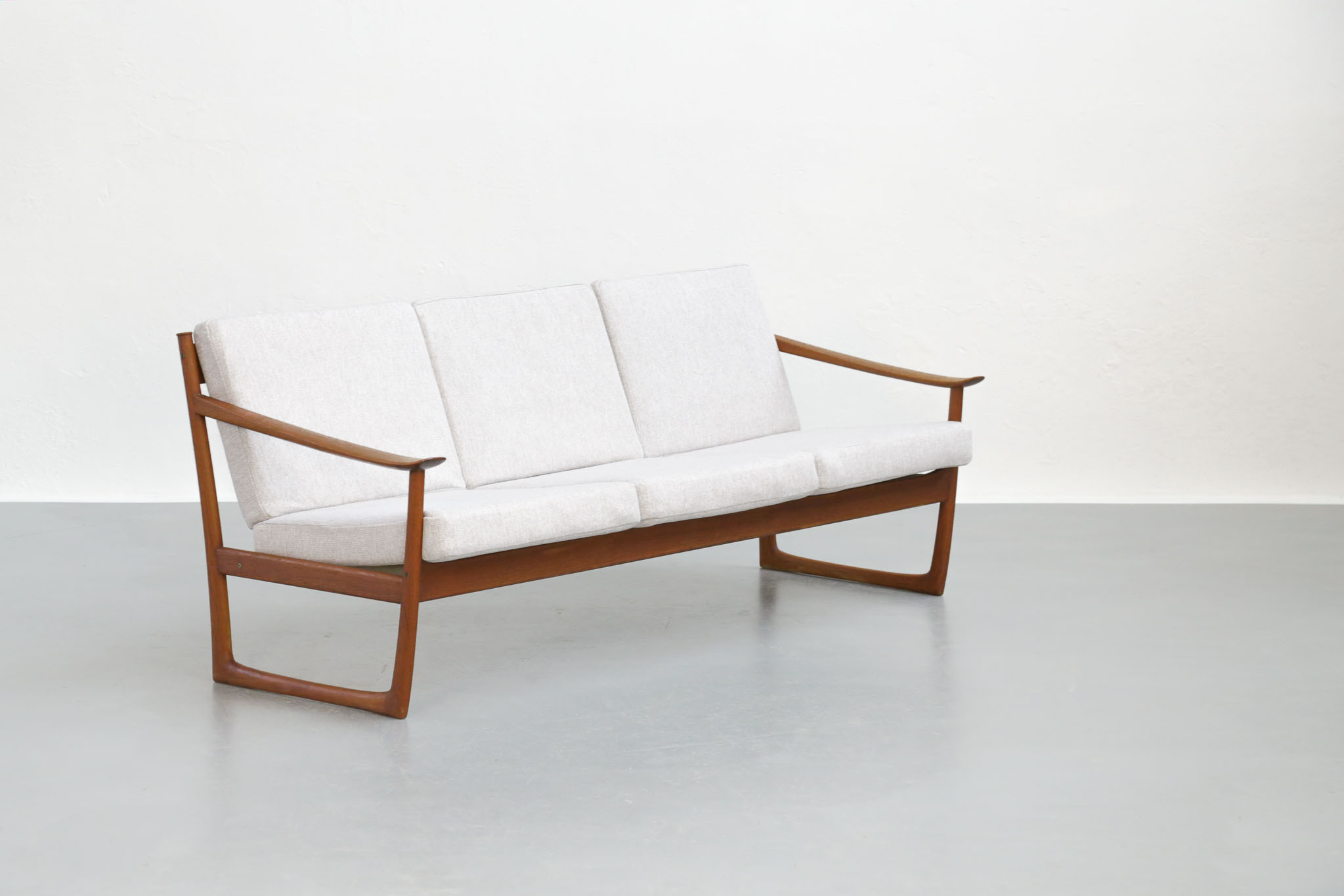 Danish Modern Sofa Peter Hvidt & Orla Mølgaard FD130 Midcentury - Image 4