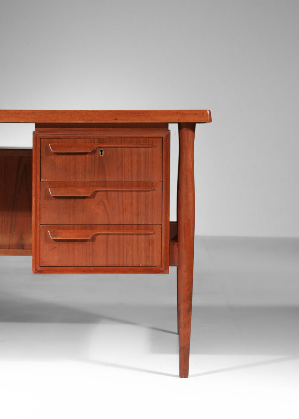 bureau danois scandinave en teck - E012