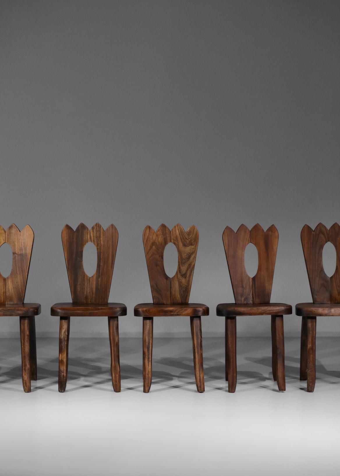 chaises francaise regionaliste en orme massif style hanninen olavi 2