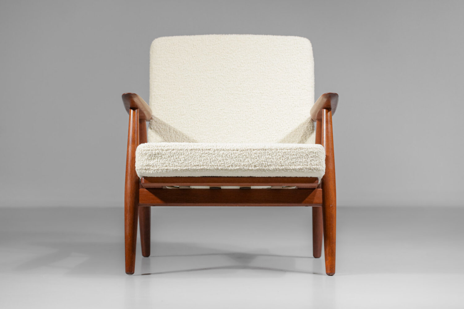 fauteuil hans wegner GE140 danois scandinave en teck E403