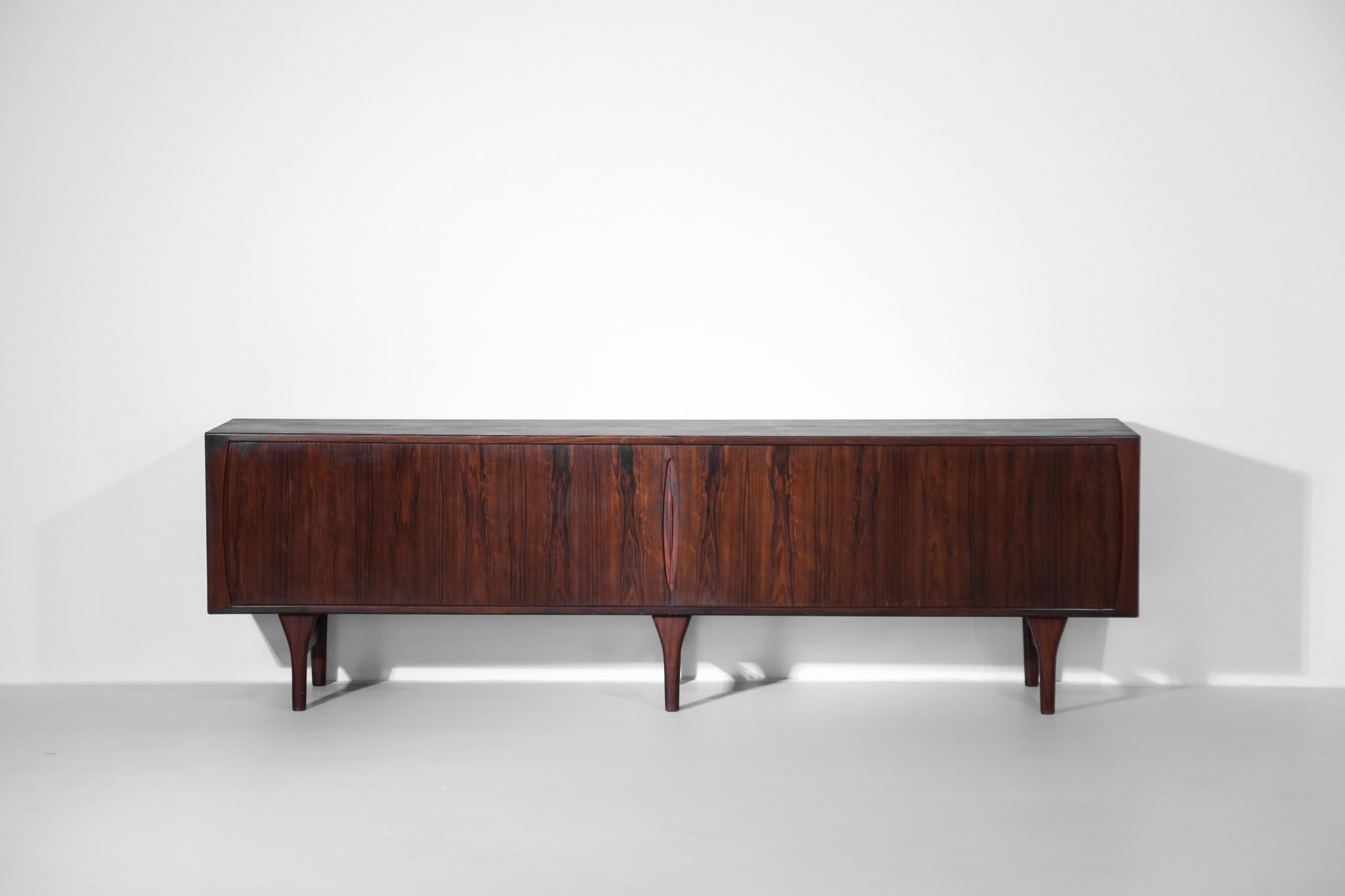 grande enfilade danoise à rideau en palissandre scandinave24