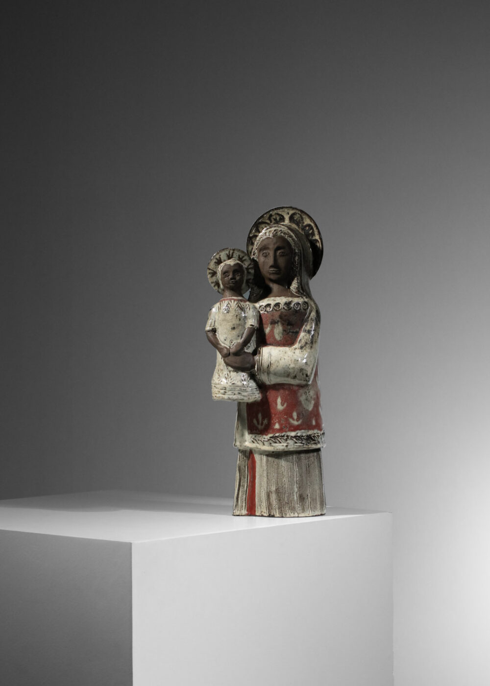 grande vierge à l'enfant en céramique de jean derval H251