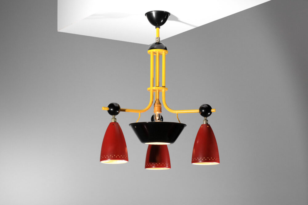 lustre des années 50 à trois diffuseurs laqués jaune noir et rouge I097