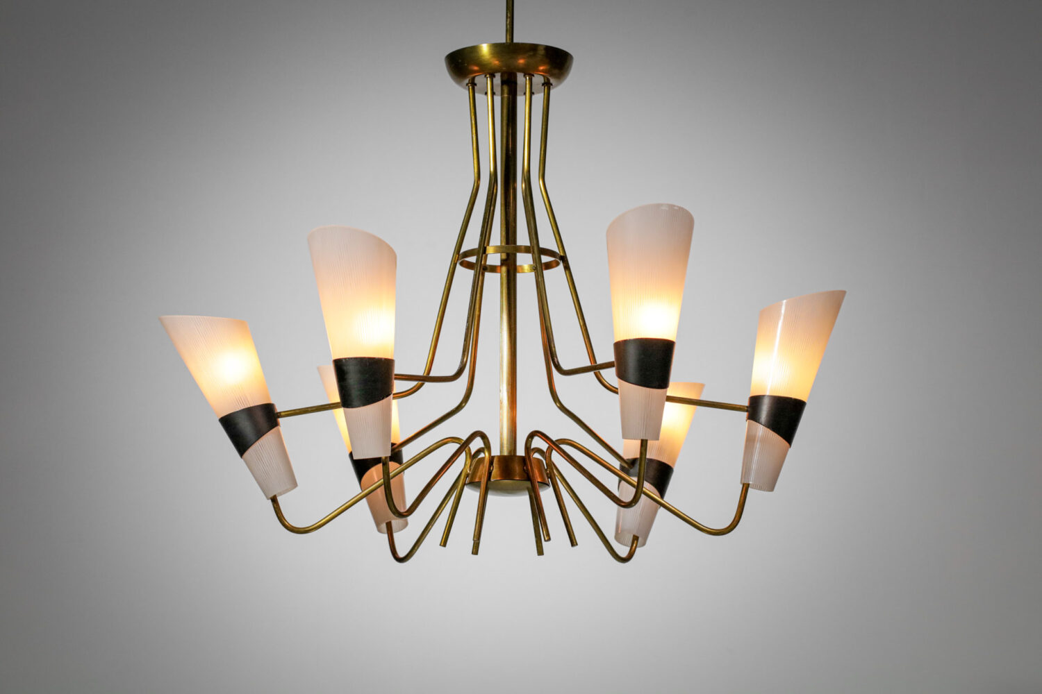 lustre italien années 50 attr. à Stilnovo opaline et laiton - F486